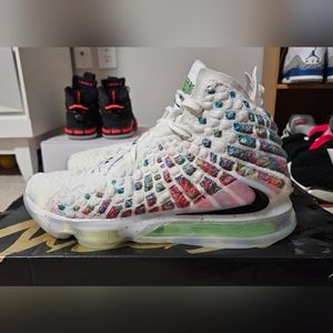 Nike Lebron XVII US Men's Size 9.5